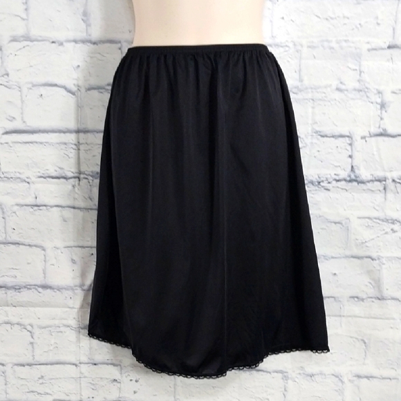 Vanity Fair Other - 🎟️BOGO FREE🎟️ Vintage Vanity Fair Black Half Slip 100% Nylon  Sz M